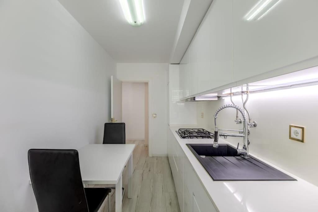 Spacious 3-Bedroom Condo In Lisboa Екстериор снимка